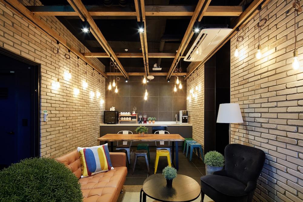 Hostel Cleo Seoul Hongdae Exterior foto
